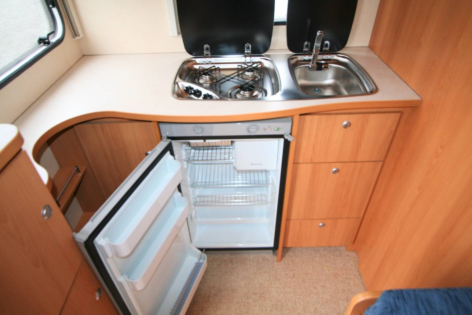 Caravane occasion lit transversal, 4 places, Sterckeman Starlett 465CP à Roques proche Toulouse (31)