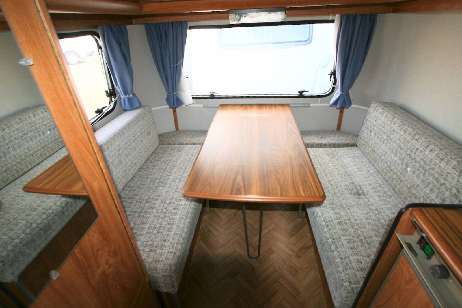 Vend Caravane occasion Eriba Pan familia 310, à Roques proche de Toulouse (31)