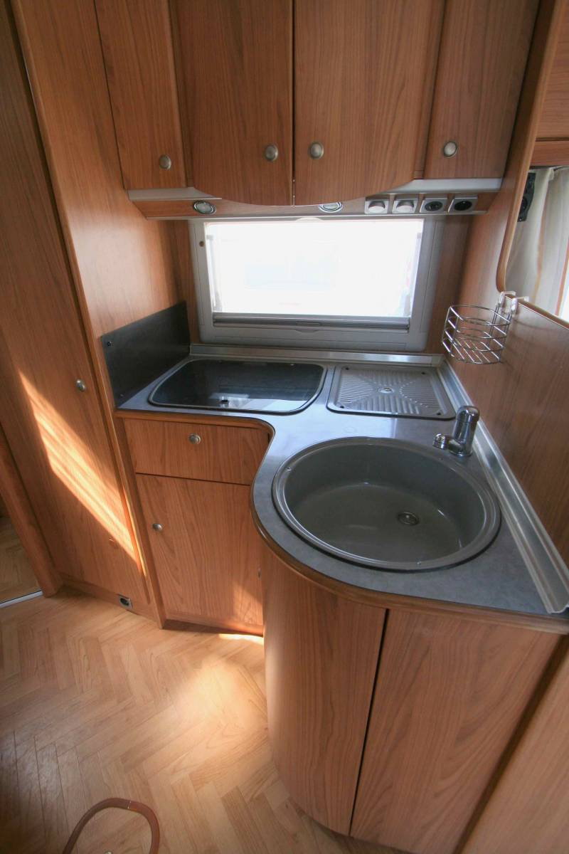 camping-car intégral occasion, moins de 7 m, Bürstner Elegance I 685, à Roques proche de Toulouse (31)