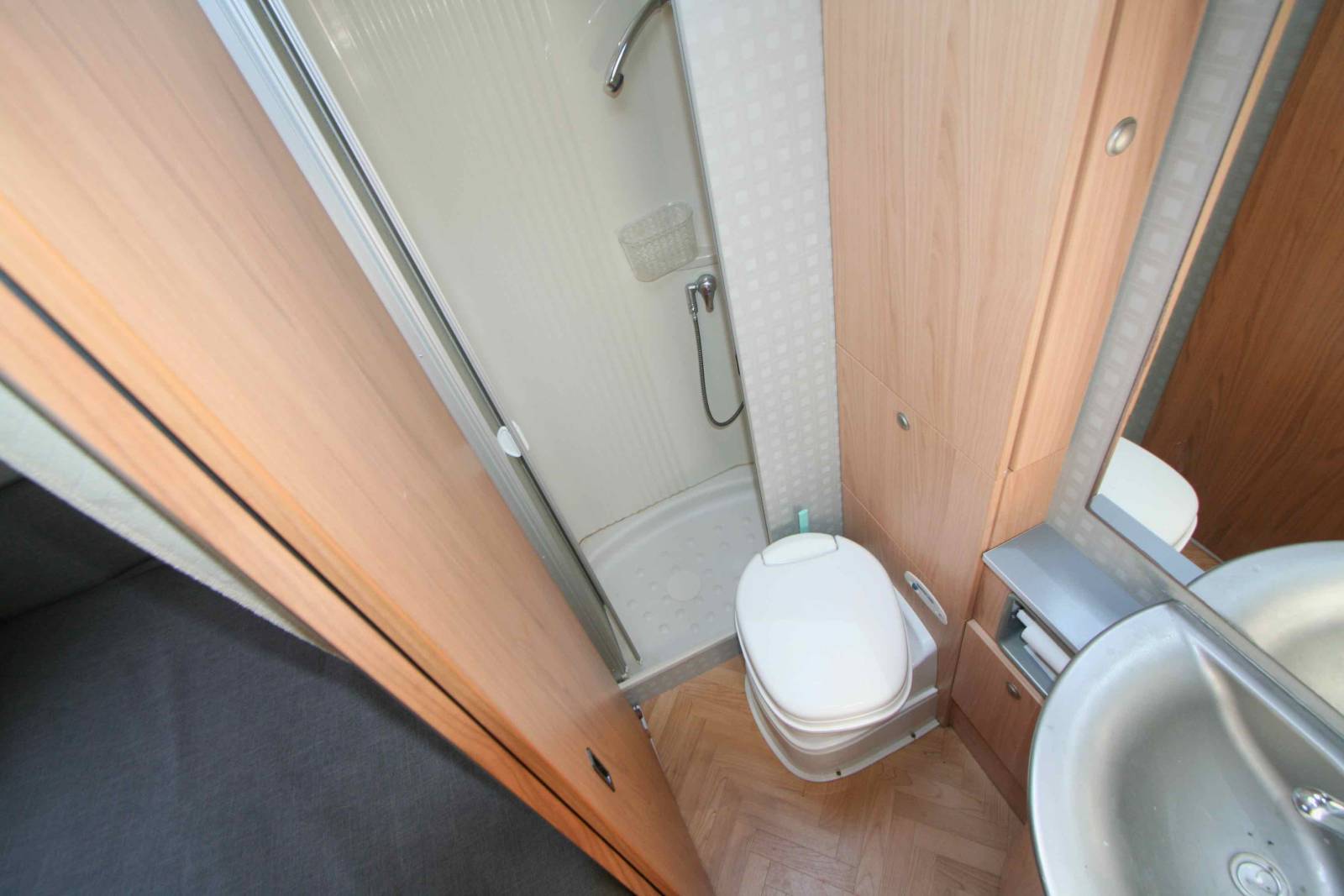 Achat camping-car intégral occasion, moins de 7 m, Bürstner Elegance I 685, à Roques proche de Toulouse (31)-car intégral occasion, moins de 7 m, Bürstner Elegance I 685, à Roques proche de Toulouse (31)