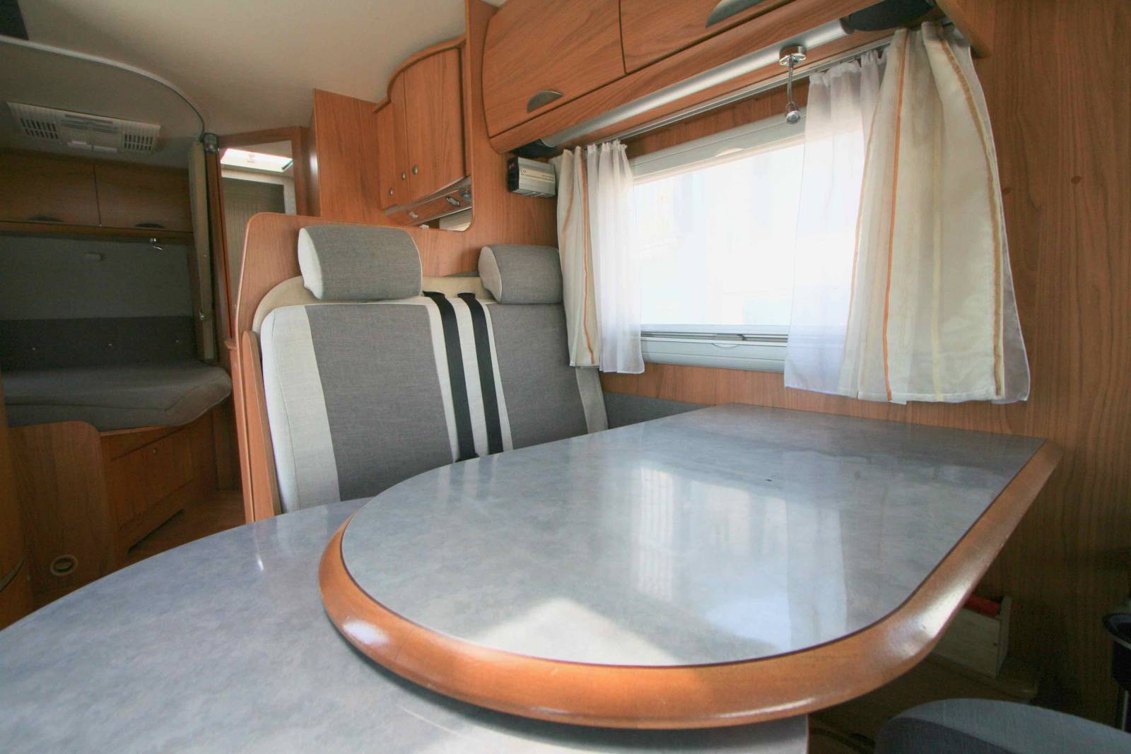 camping-car intégral occasion, moins de 7 m, Bürstner Elegance I 685, à Roques proche de Toulouse (31)