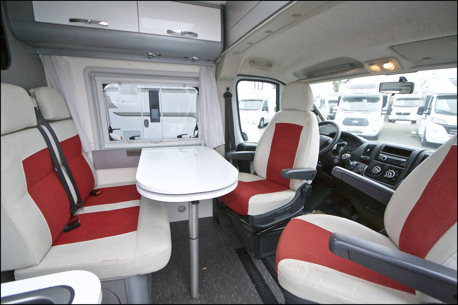 Fourgon aménagé d'occasion Sun Living 59 T, 2015 tout équipé, à Roques près Toulouse (31)