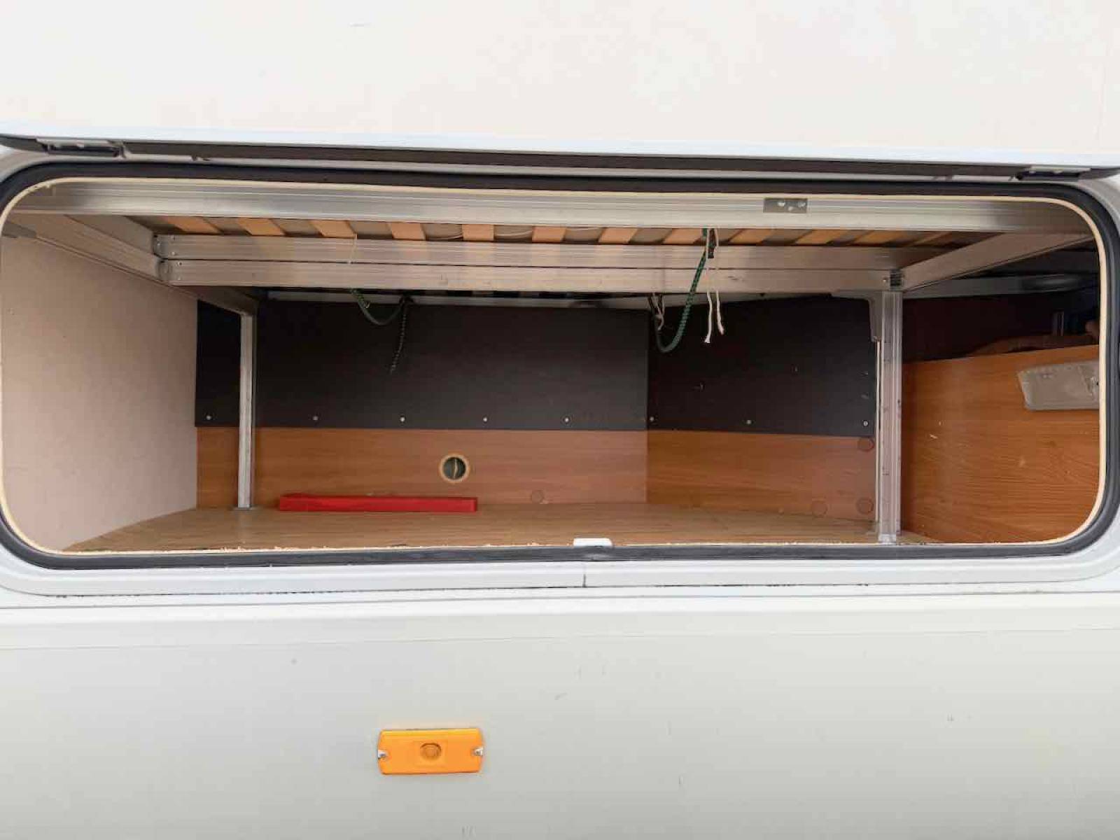 Camping-car profilé occasion, lit à la française, moins de 7 m, Eriba Emotion 653, à Roques proche de Toulouse (31)