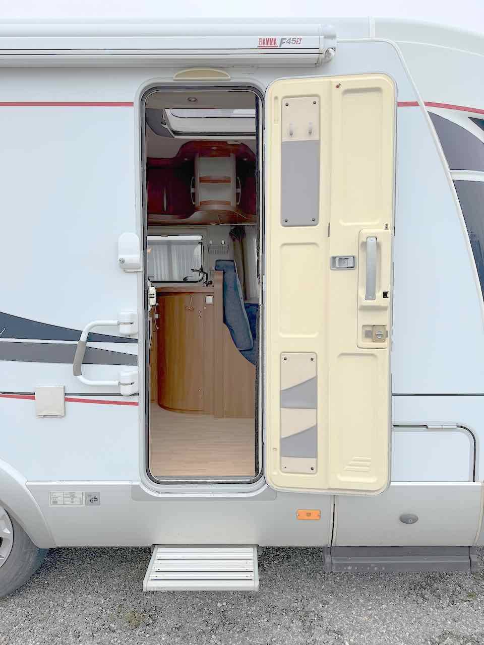 Achat Camping-car profilé occasion, lit à la française, moins de 7 m, Eriba Emotion 653, à Roques proche de Toulouse (31)