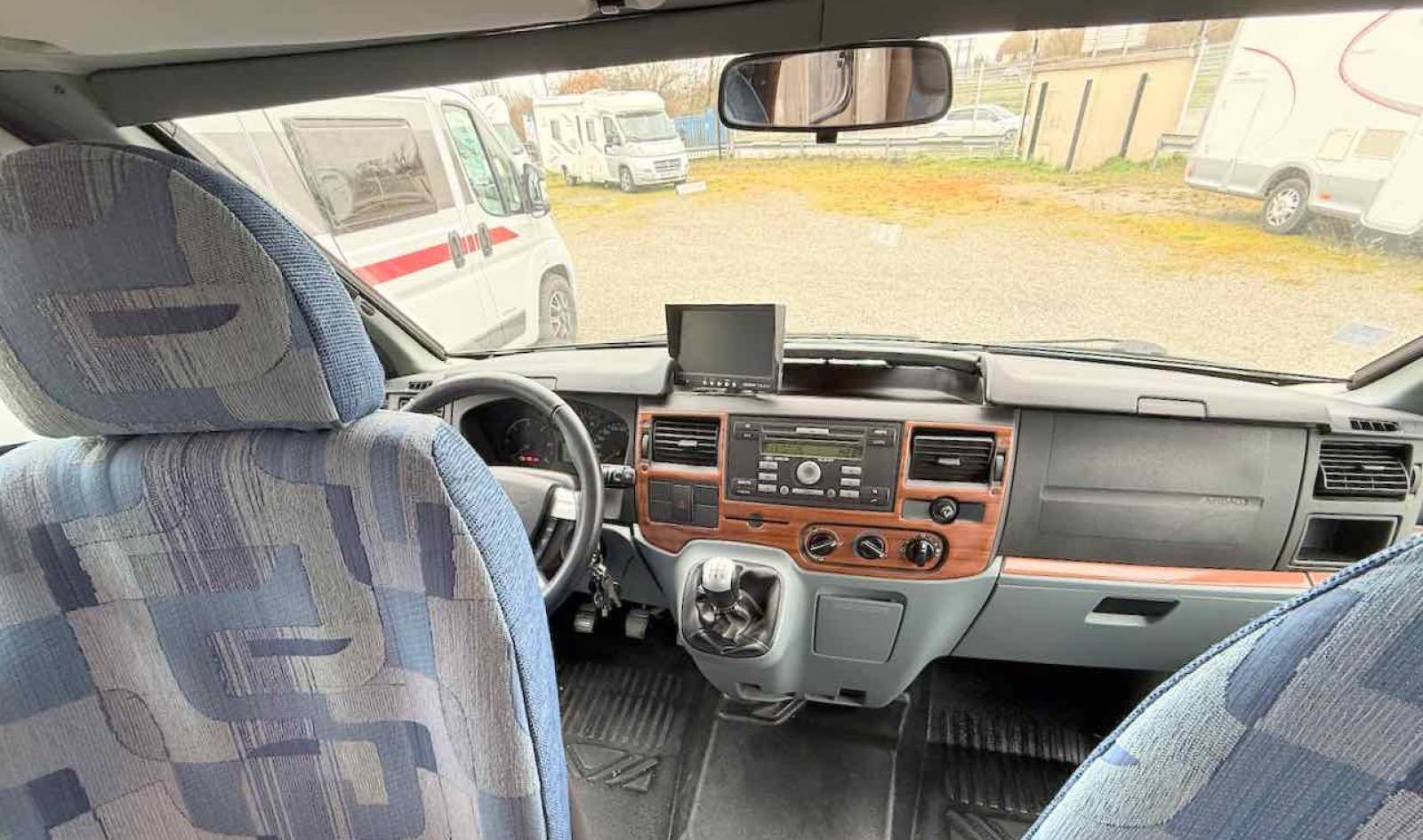 Achat Camping-car profilé occasion, lit à la française, moins de 7 m, Eriba Emotion 653, à Roques proche de Toulouse (31)