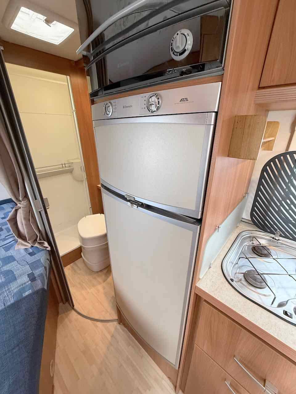 Achat Camping-car profilé occasion, lit à la française, moins de 7 m, Eriba Emotion 653, à Roques proche de Toulouse (31)