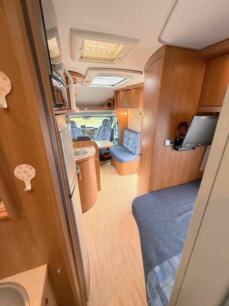 Achat Camping-car profilé occasion, lit à la française, moins de 7 m, Eriba Emotion 653, à Roques proche de Toulouse (31)