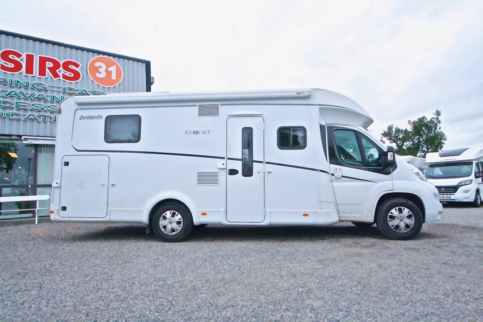 Achat Camping-car profilé occasion, lit de milieu, récent, Dethleffs Trend T7057 DBL, à Roques proche de Toulouse (31)