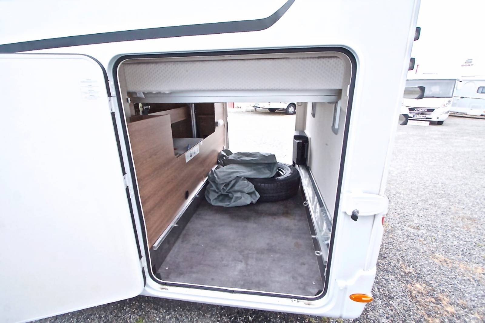 vend Camping-car profilé occasion, lit de milieu, récent, Dethleffs Trend T7057 DBL, à Roques proche de Toulouse (31)