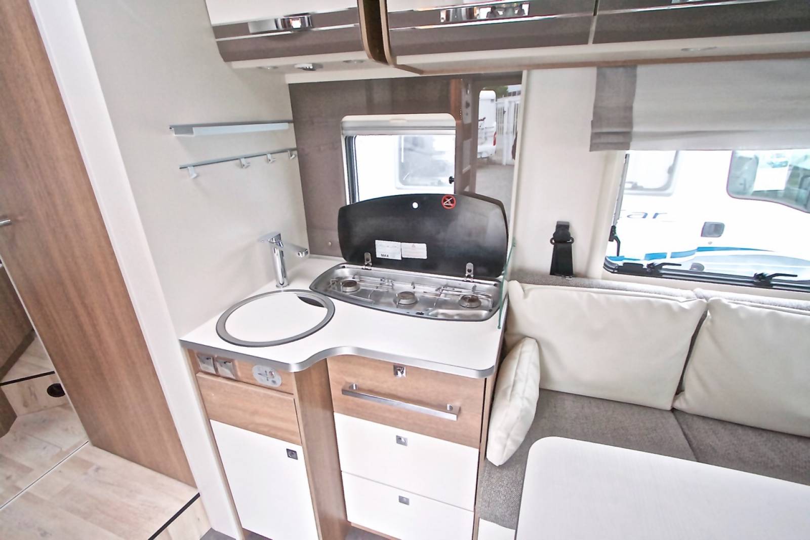 Camping-car profilé occasion, lit de milieu, récent, Dethleffs Trend T7057 DBL, à Roques proche de Toulouse (31)Camping-car profilé occasion, lit de milieu, récent, Dethleffs Trend T7057 DBL, à Roques proche de Toulouse (31)