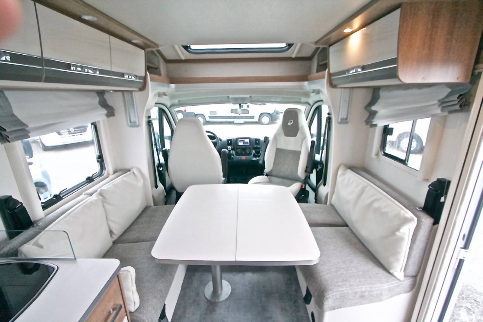 vend Camping-car profilé occasion, lit de milieu, récent, Dethleffs Trend T7057 DBL, à Roques proche de Toulouse (31)