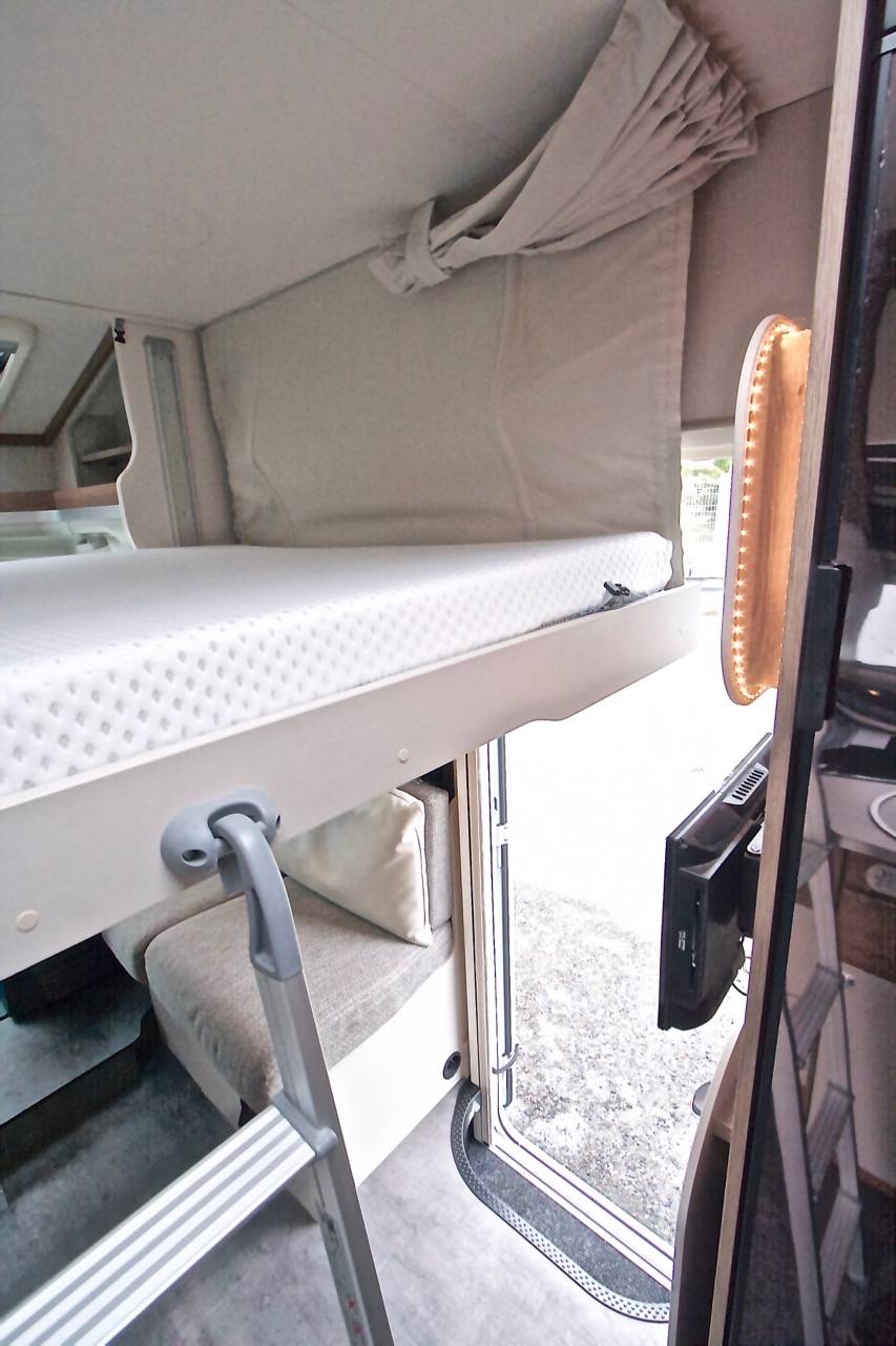 Achat Camping-car profilé occasion, lit de milieu, récent, Dethleffs Trend T7057 DBL, à Roques proche de Toulouse (31)