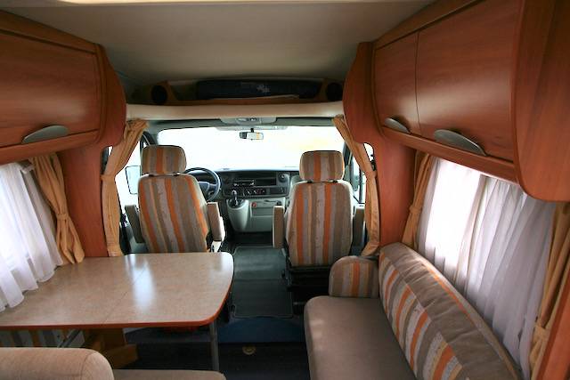 Camping-car profilé d'occasion, 4 places, lit à la française, Hymertramp 655 GT, à Roques proche de Toulouse (31)