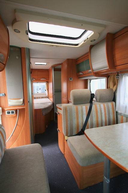 Camping-car profilé d'occasion, 4 places, lit à la française, Hymertramp 655 GT, à Roques proche de Toulouse (31)