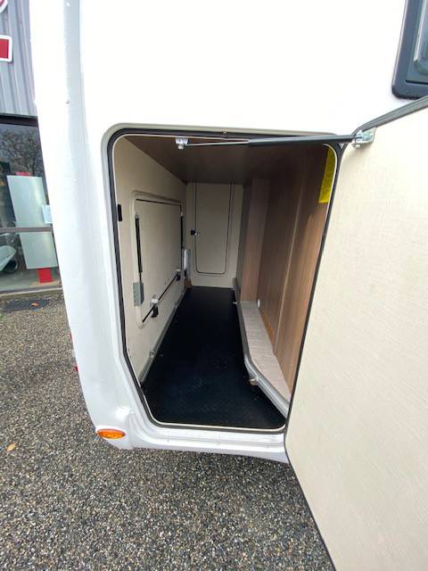 Achat Camping-car profilé occasion, maxi-salon, Chausson Welcome 610, à Roques porche de Toulouse (31)