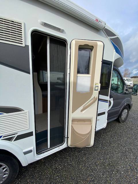 Achat Camping-car profilé occasion, maxi-salon, Chausson Welcome 610, à Roques porche de Toulouse (31)