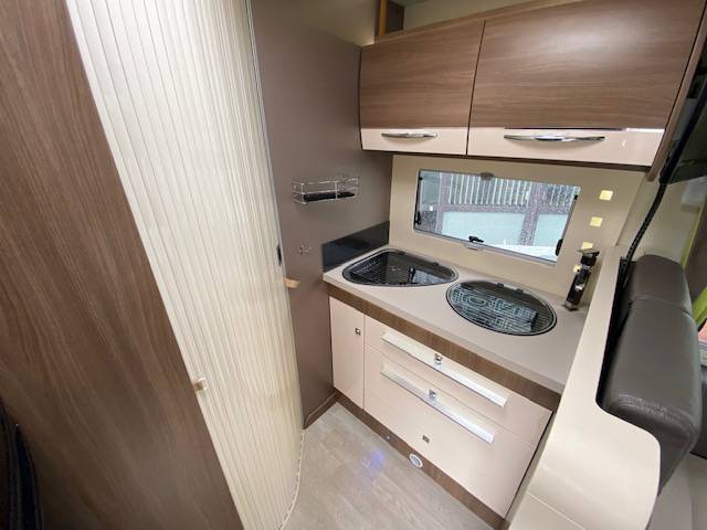 Vend Camping-car profilé occasion, maxi-salon, Chausson Welcome 610, à Roques porche de Toulouse (31)