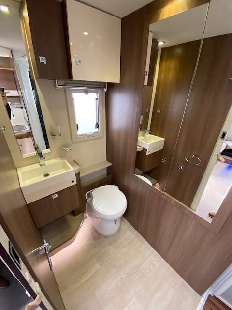 Vend Camping-car profilé occasion, maxi-salon, Chausson Welcome 610, à Roques porche de Toulouse (31)