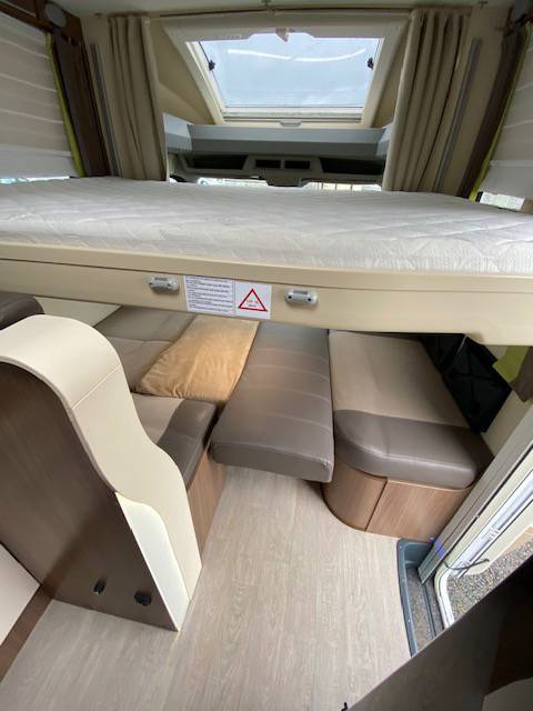 Camping-car profilé occasion, maxi-salon, Chausson Welcome 610, à Roques porche de Toulouse (31)