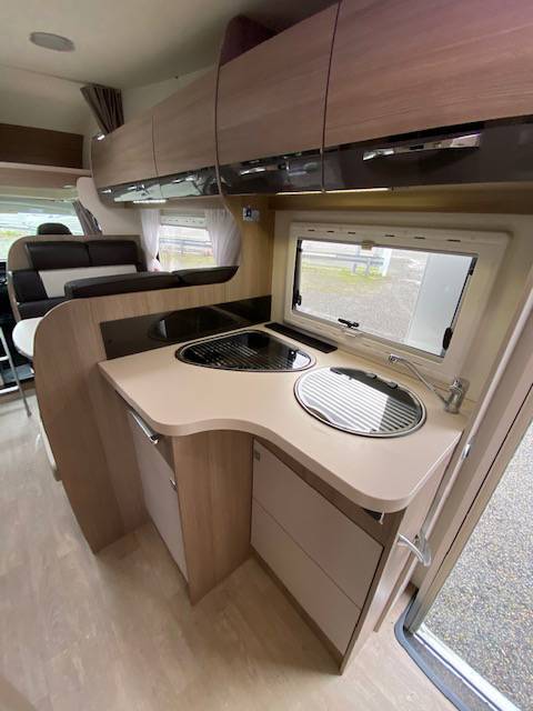 Achat Camping-car capucine occasion, 7 places, 7 couchages, lits superposés, Challenger Genesis C 256, à Roques pirsche de Toulouse (31)