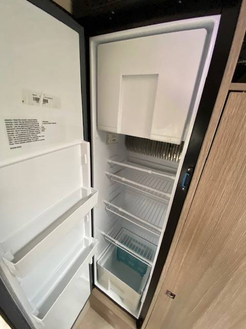 Achat Camping-car capucine occasion, 7 places, 7 couchages, lits superposés, Challenger Genesis C 256, à Roques pirsche de Toulouse (31)