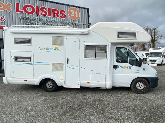 Vente Camping-car capucine occasion, 4 places, lits superposés, pas cher, Pilote Aventura A 650, à Roques proche de Toulouse (31)