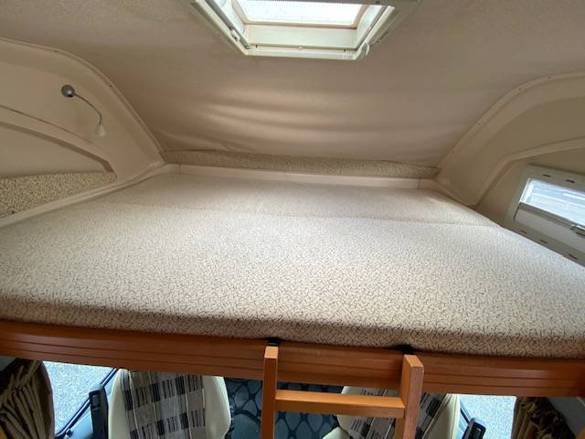 Camping-car capucine occasion, 4 places, lits superposés, pas cher, Pilote Aventura A 650, à Roques proche de Toulouse (31)