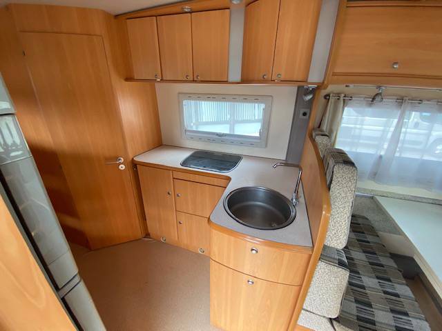 Achat Camping-car capucine occasion, 4 places, lits superposés, pas cher, Pilote Aventura A 650, à Roques proche de Toulouse (31)