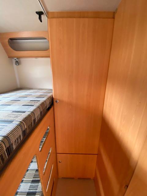 Achat Camping-car capucine occasion, 4 places, lits superposés, pas cher, Pilote Aventura A 650, à Roques proche de Toulouse (31)