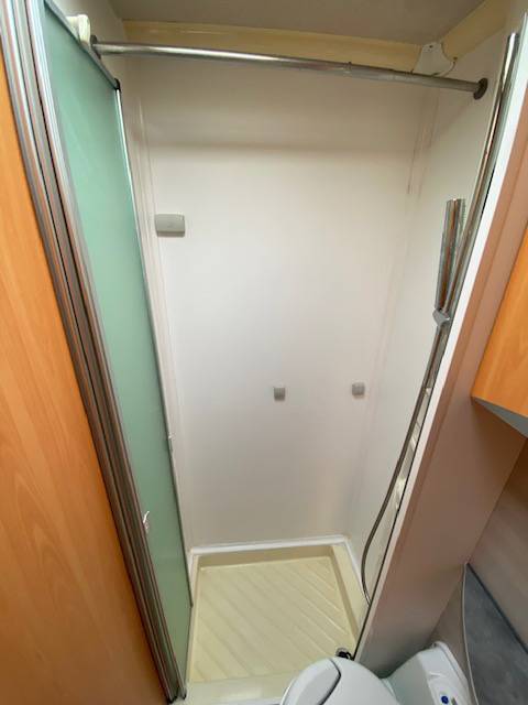 Camping-car capucine occasion, 4 places, lits superposés, pas cher, Pilote Aventura A 650, à Roques proche de Toulouse (31)