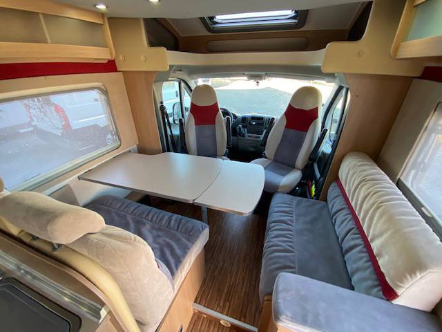 Vend Camping-car profilé d’occasion allemand, lit à la française, lit de pavillon, moins de 7 mètres, Bürstner Quadro IT 664, à Roques, proche de Toulouse 31