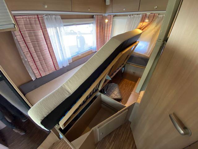 Vend Camping-car profilé d’occasion allemand, lit à la française, lit de pavillon, moins de 7 mètres, Bürstner Quadro IT 664, à Roques, proche de Toulouse 31