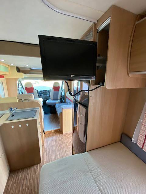 Vend Camping-car profilé d’occasion allemand, lit à la française, lit de pavillon, moins de 7 mètres, Bürstner Quadro IT 664, à Roques, proche de Toulouse 31