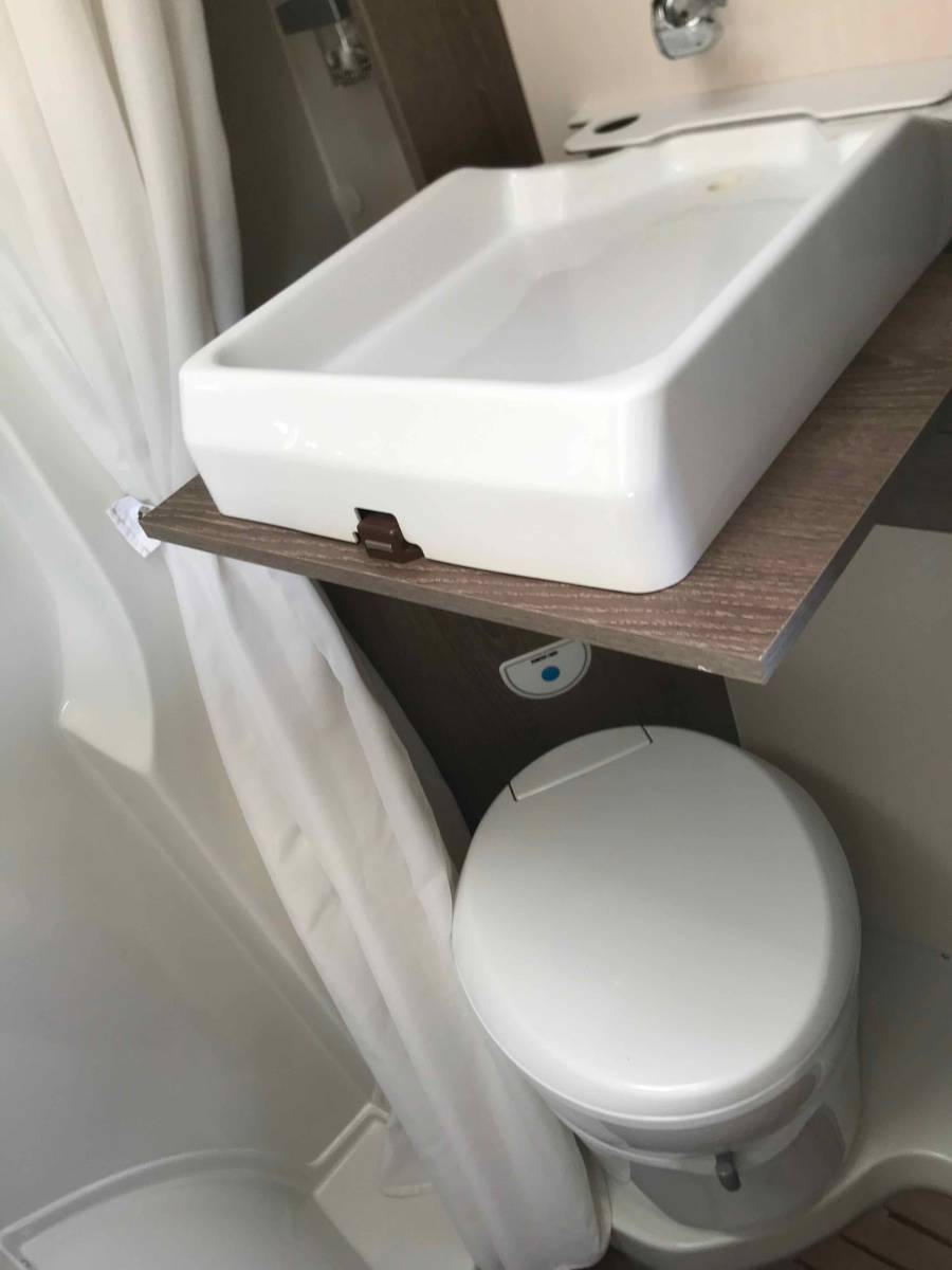 Fourgon d'occasion, 2 places, 3 couchages, moins de 6 m, Ranger 540, chez Vacances et Loisirs à Roques, proche de Toulouse (31)