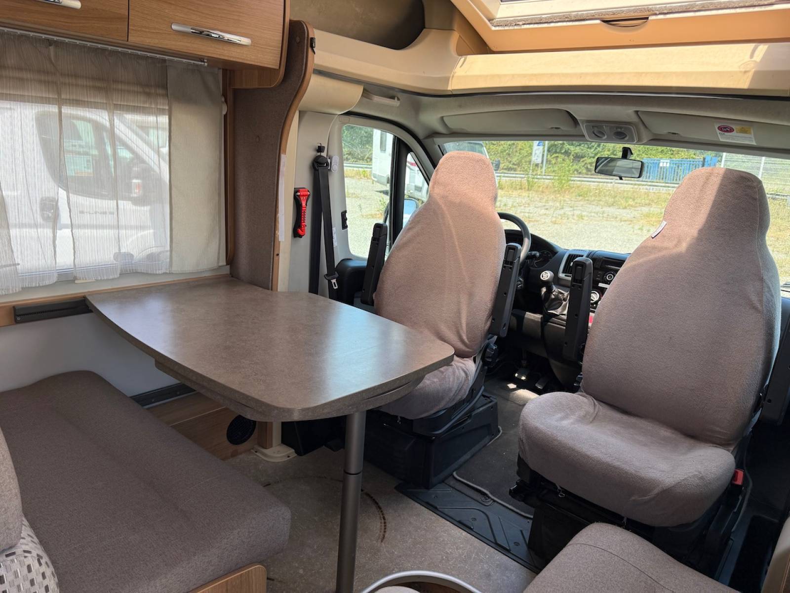 Vente Camping-car profilé occasion, lit central, lit de pavillon, 4 places cartes grise; Chausson Flash 49 EB, à Roques proche de Toulouse (31)