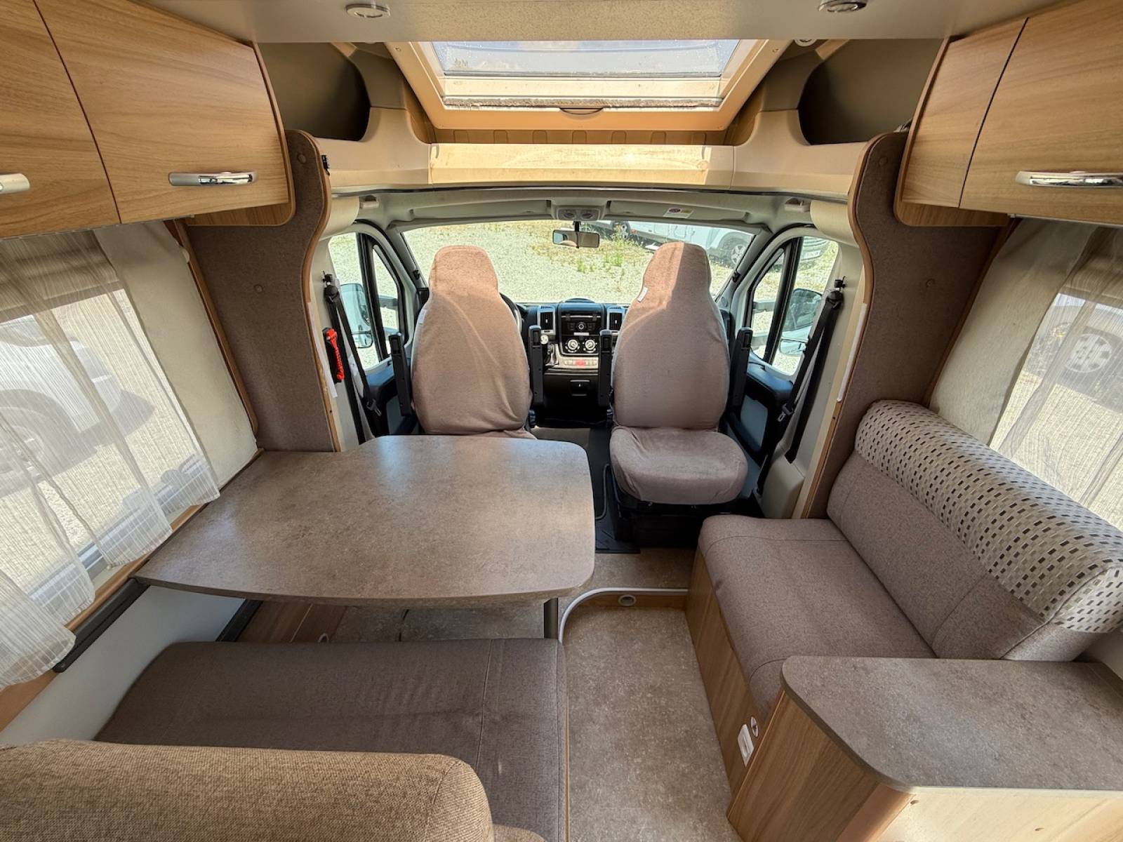 Vente Camping-car profilé occasion, lit central, lit de pavillon, 4 places cartes grise; Chausson Flash 49 EB, à Roques proche de Toulouse (31)