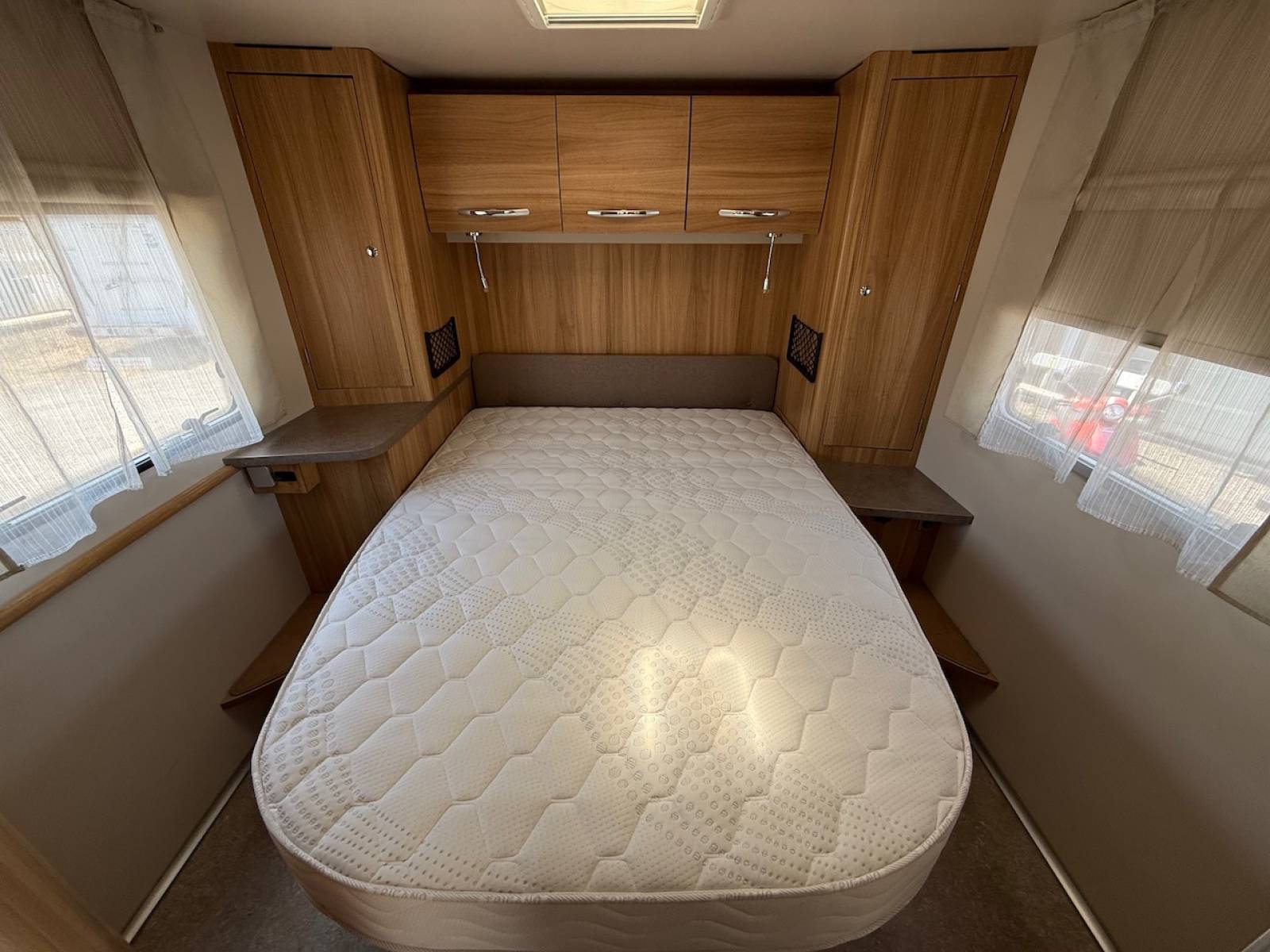 Achat Camping-car profilé occasion, lit central, lit de pavillon, 4 places cartes grise; Chausson Flash 49 EB, à Roques proche de Toulouse (31)