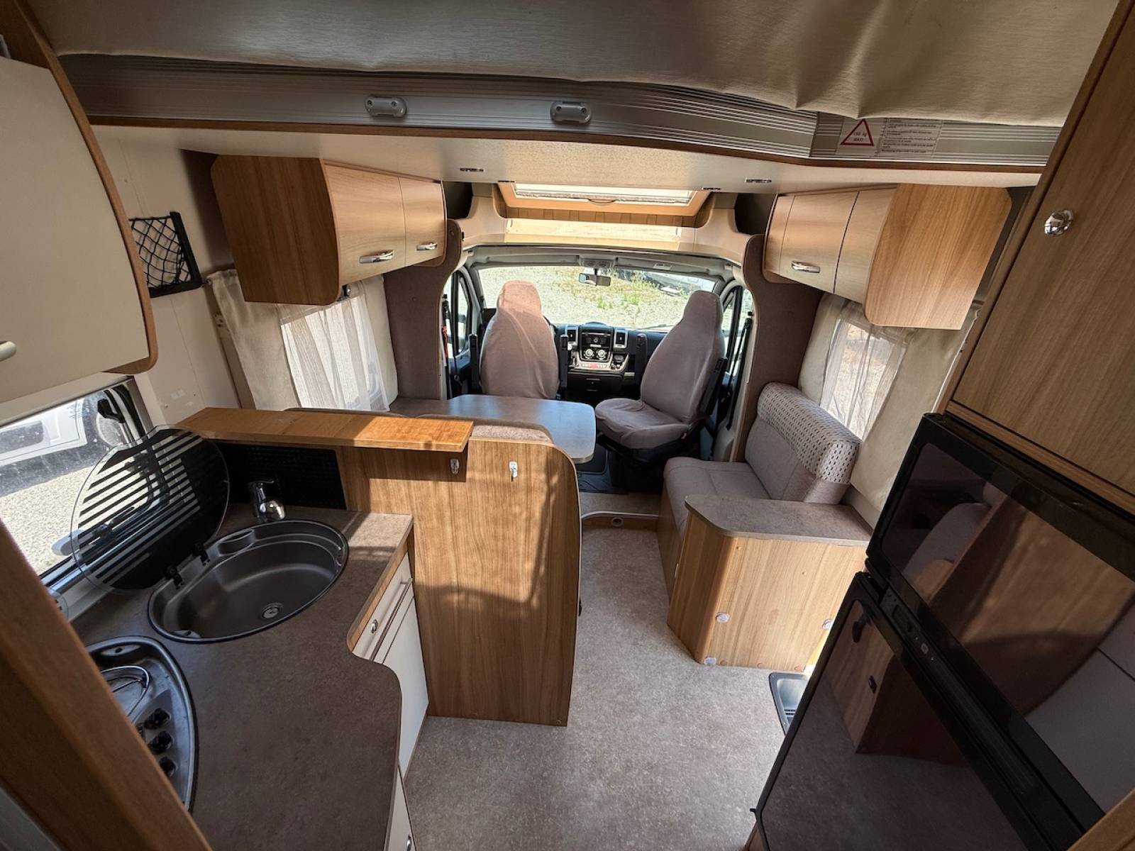 Vente Camping-car profilé occasion, lit central, lit de pavillon, 4 places cartes grise; Chausson Flash 49 EB, à Roques proche de Toulouse (31)