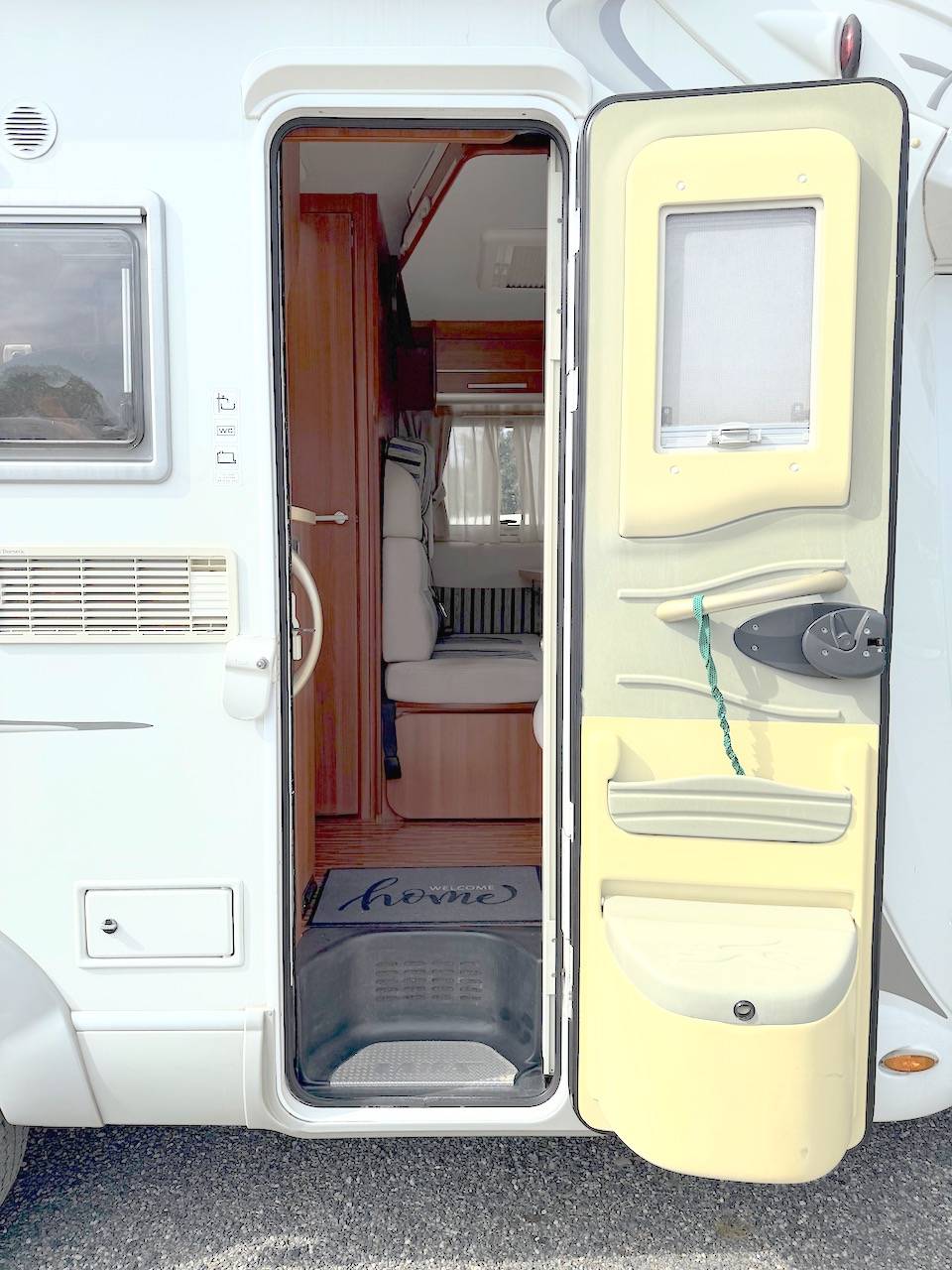 Camping-car profilé occasion, lit transversal, lit de pavillon, 3 couchages, moins de 6 m, Laika X 595 R, à Roques proche de Toulouse (31)