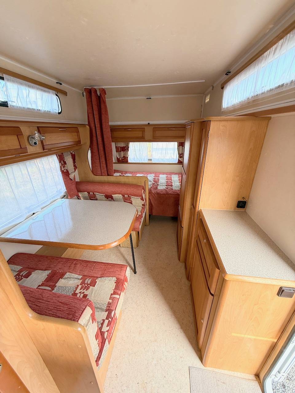 Vente Caravane surbaissée occasion, 4 couchages, La Mancelle LM 420, à Roques proche de Toulouse (31)