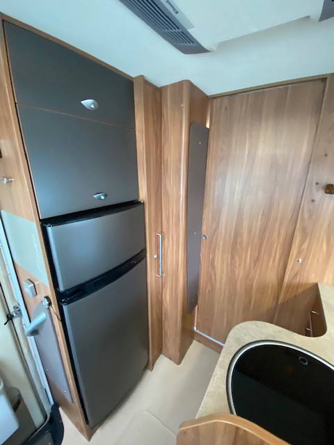 Camping-car intégral occasion poids lourd, lit central, 150 cv, Itineo CB 740 à roques proche Toulouse (31)