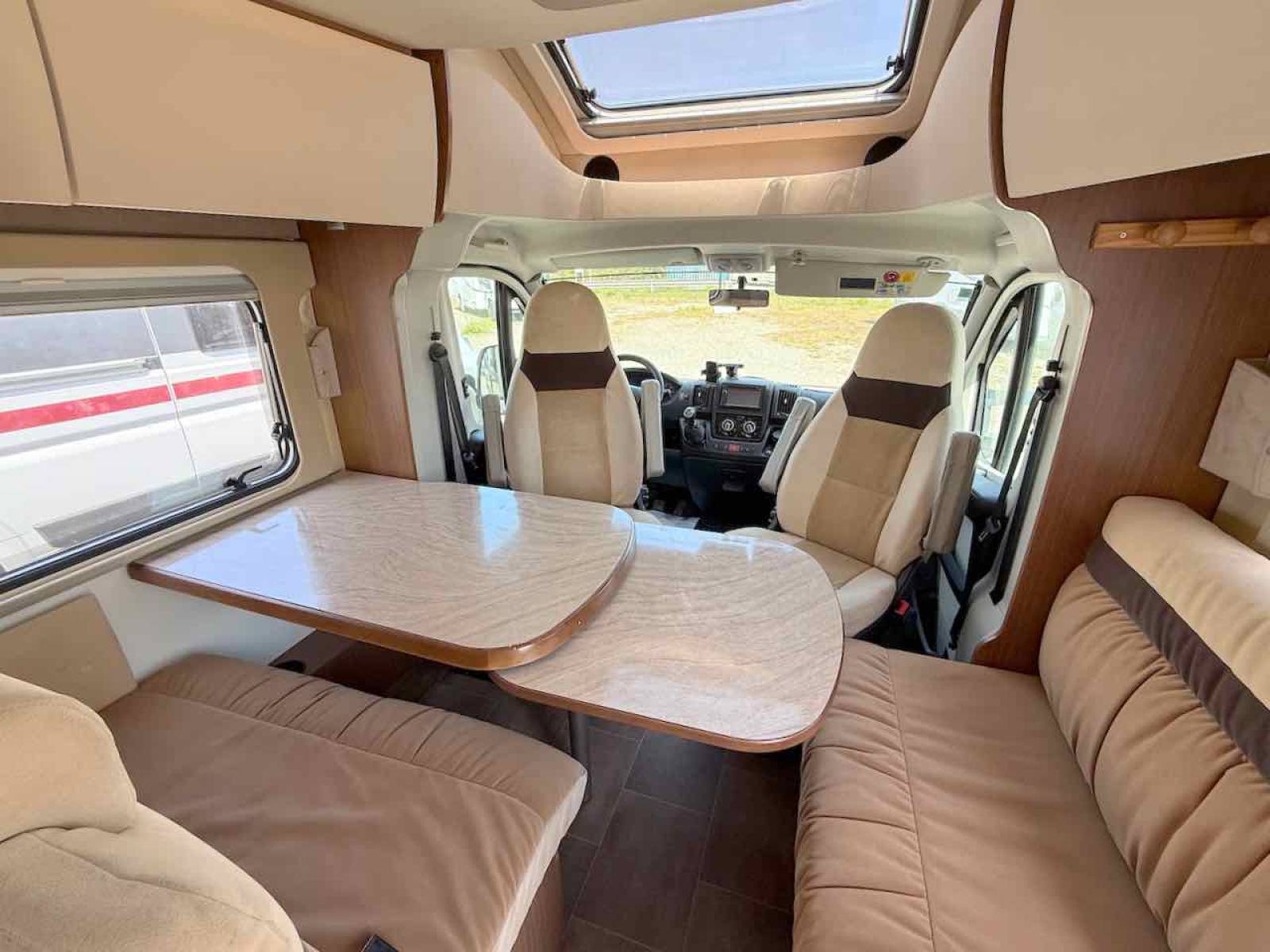 Camping-car profilé occasion, lit de milieu et de pavillon, Bürstner Ixeo IT 724 Plus, à Roques près de Toulouse (31)