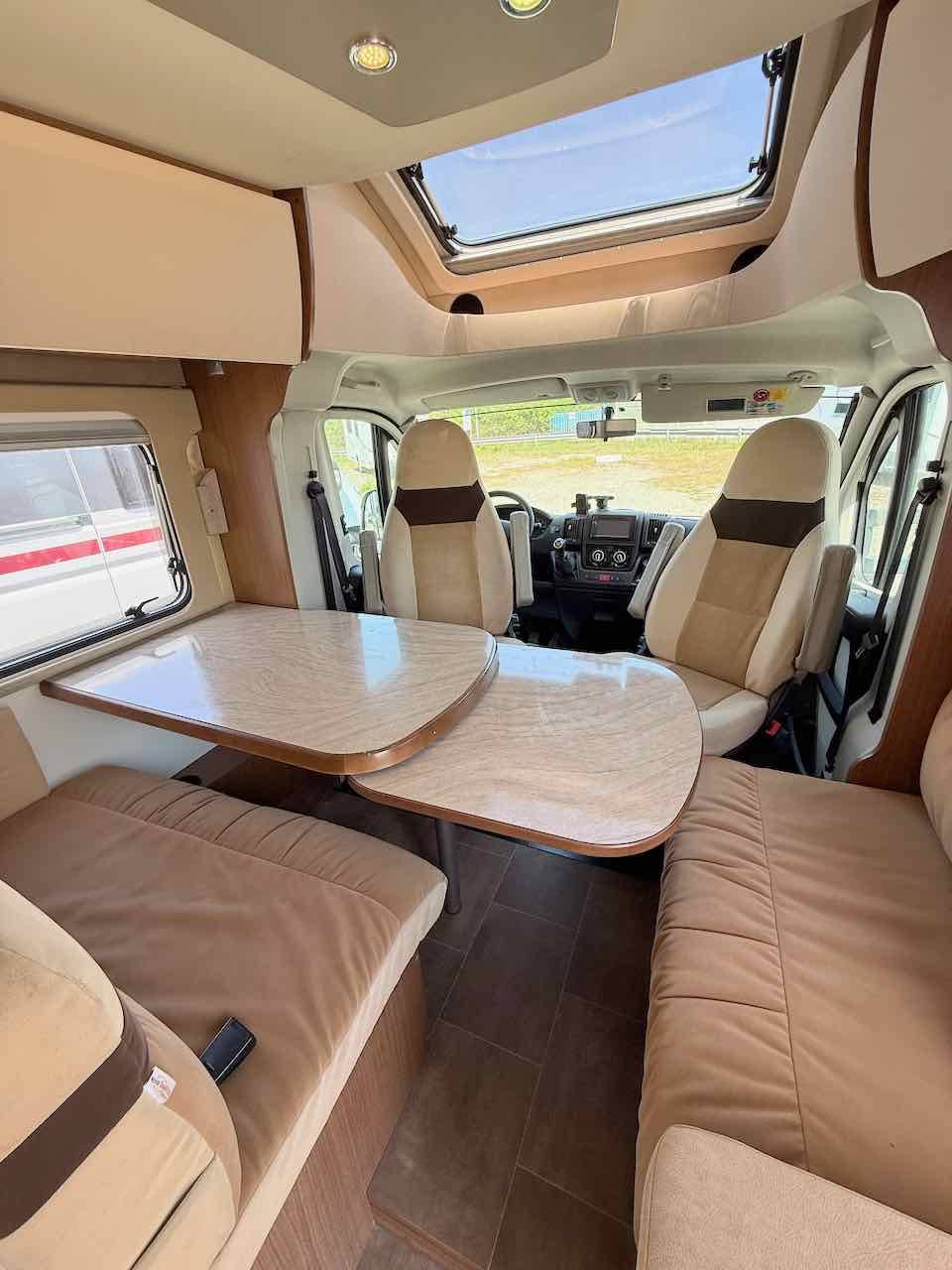 Vend Camping-car profilé occasion, lit de milieu et de pavillon, Bürstner Ixeo IT 724 Plus, à Roques près de Toulouse (31)