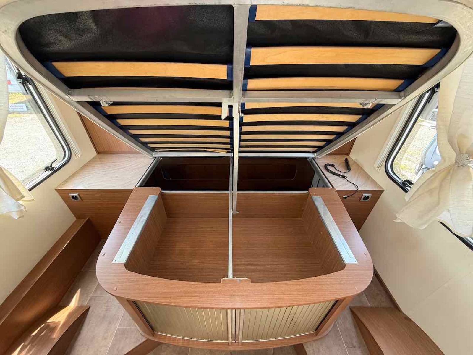 Achat Camping-car profilé occasion, lit de milieu et de pavillon, Bürstner Ixeo IT 724 Plus, à Roques près de Toulouse (31)