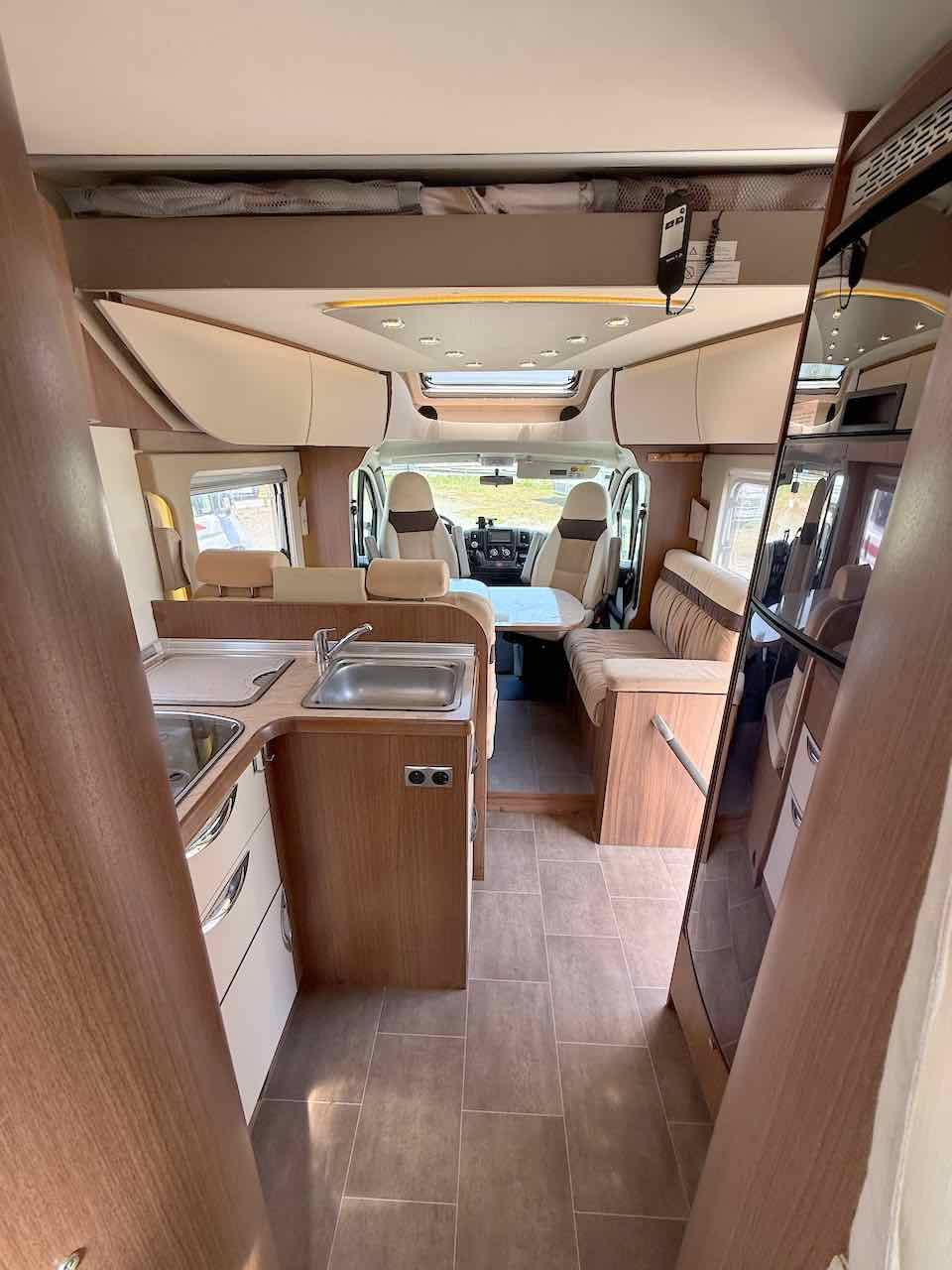Vend Camping-car profilé occasion, lit de milieu et de pavillon, Bürstner Ixeo IT 724 Plus, à Roques près de Toulouse (31)