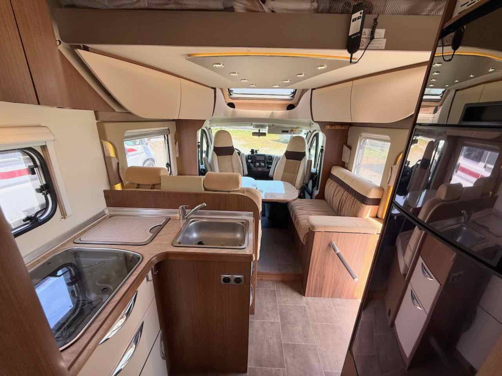 Achat Camping-car profilé occasion, lit de milieu et de pavillon, Bürstner Ixeo IT 724 Plus, à Roques près de Toulouse (31)