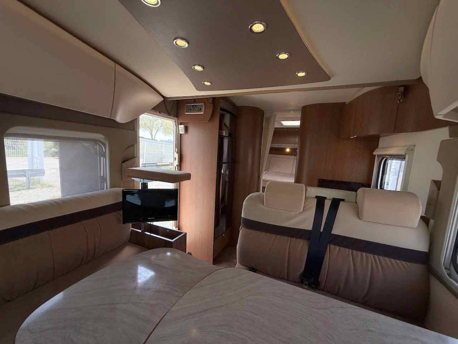 Achat Camping-car profilé occasion, lit de milieu et de pavillon, Bürstner Ixeo IT 724 Plus, à Roques près de Toulouse (31)