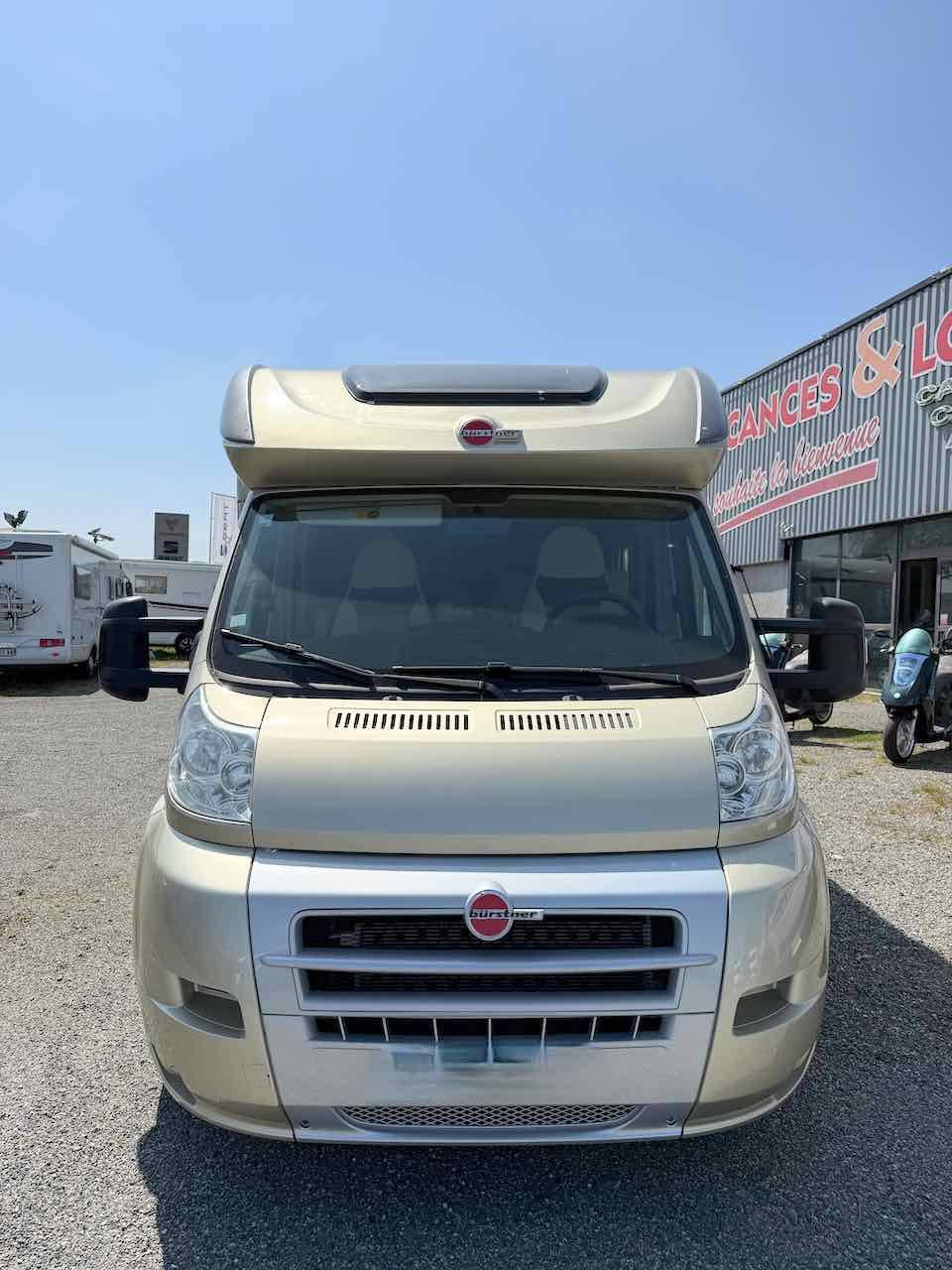 Vend Camping-car profilé occasion, lit de milieu et de pavillon, Bürstner Ixeo IT 724 Plus, à Roques près de Toulouse (31)