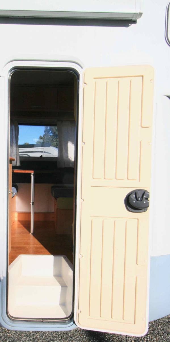 Camping-car capucine occasion, 6 places, 6 couchages, Rimor Katamarano 1, à Roques, près Toulouse 31 vend