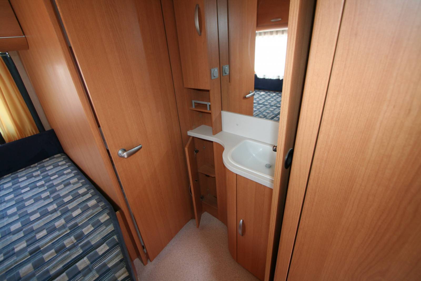 Caravane occasion lits superposés, 5 couchages, Knaus Sport 500 FDK, à Roques proche de Toulouse (31)